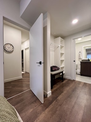 Interior - NEW Condo w/ VIEWS — Sleeps 9 w/ Pool, Hot Tub! (Canmore)