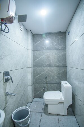 Deluxe Room | Bathroom - Hotel Vishwas Lok (Ujjain)