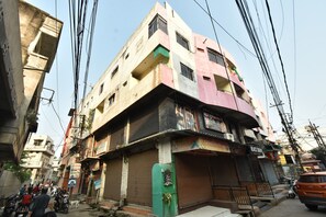 Front of property - Hotel Vishwas Lok (Ujjain)