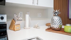 Private kitchen - Cozy Princeton Getaway (Homestead)