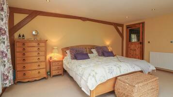 4 dormitoris, decoració individual i mobiliari individual