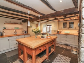 Cookware/dishes/utensils