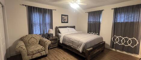 4 dormitorios, tabla de planchar con plancha, wifi y ropa de cama