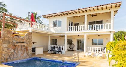 Fabulous 3-bedroom chalet with AC in La Cruz de Huanacaxtle