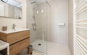 Shower, hair dryer - Amazing apartment in Oostende with WiFi (Oostende)