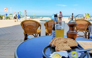 Outdoor dining - 3 bedroom nice apartment in Oostende (Oostende)