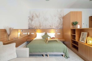 Iron/ironing board, WiFi, bed sheets - Plac Cyryla Ratajskiego 4B Poznań | Cozy Studio for 4 People | Excellent Location (Poznań)