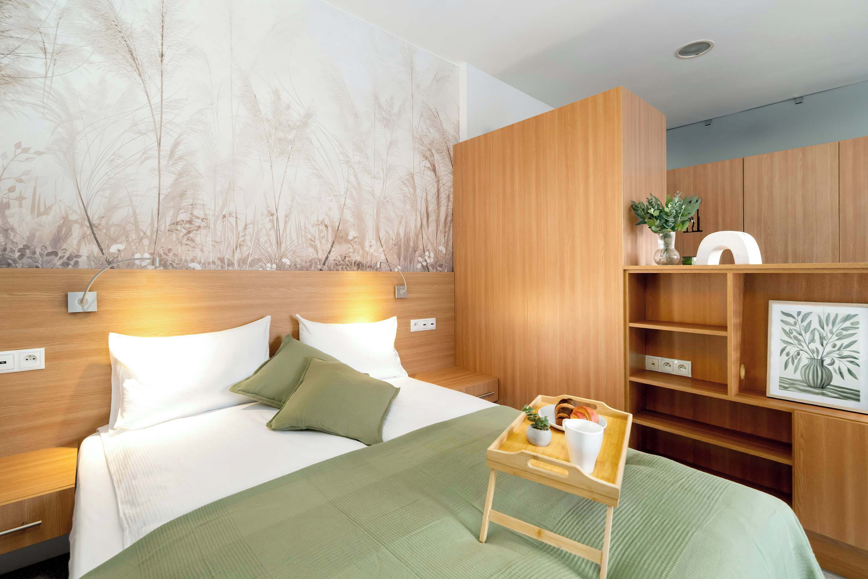 Strykjärn/strykbräda, wi-fi och sängkläder