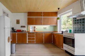 Interior - House With Large Garden, Campfire hut (Højer)