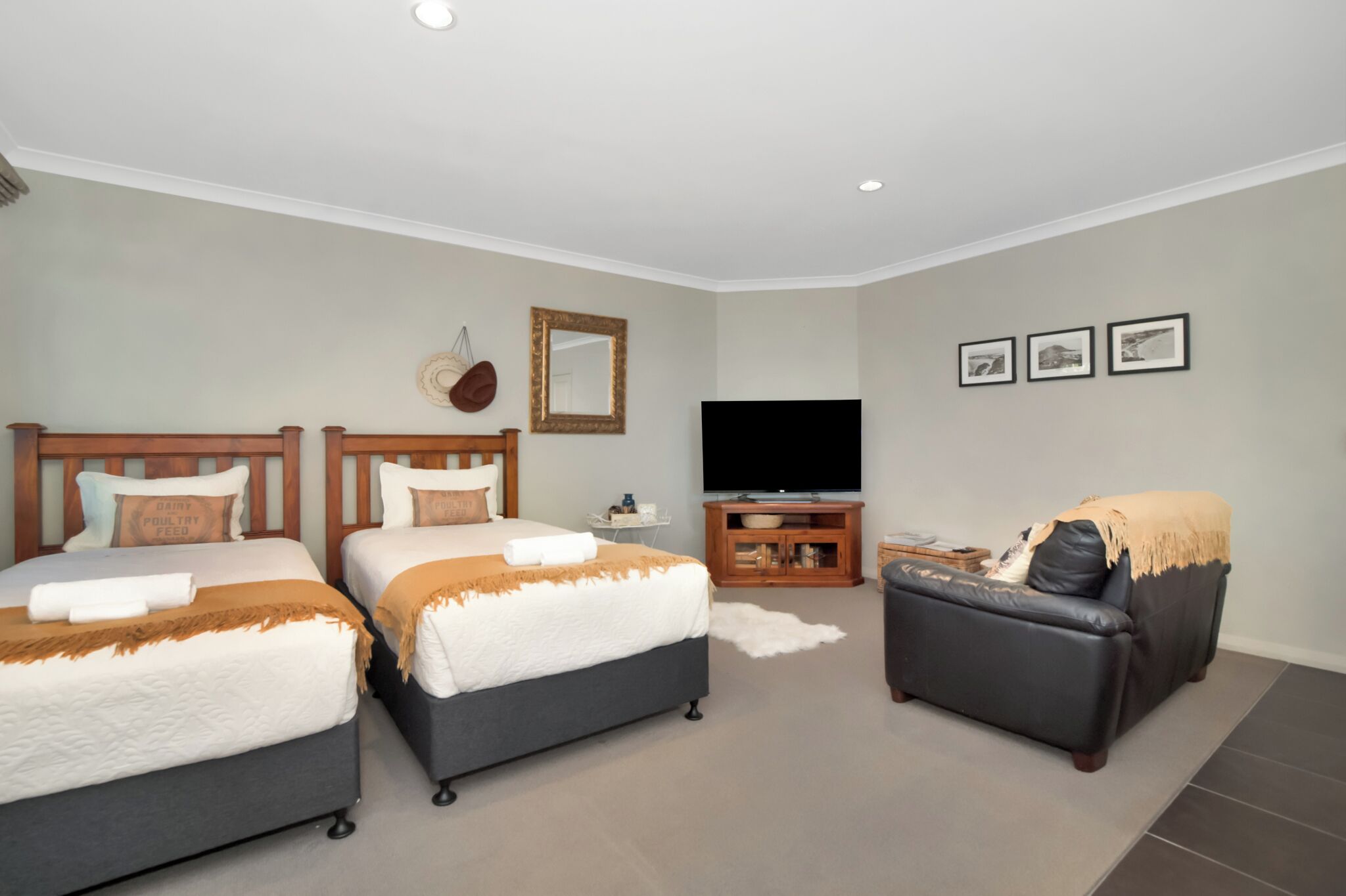 2 bedrooms, desk, iron/ironing board, free WiFi