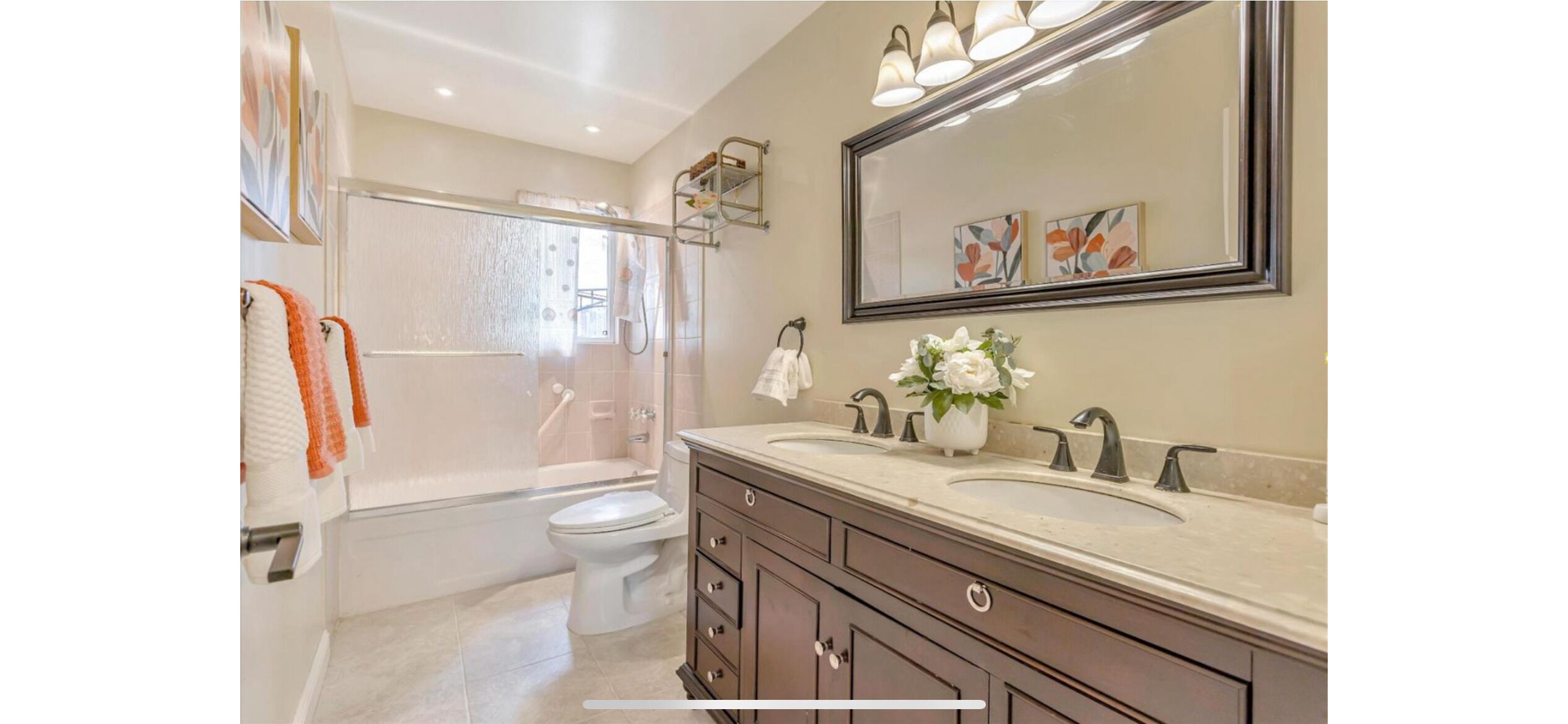 Bidé, håndklær og toalettpapir