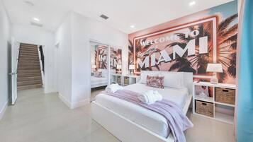 10 habitaciones, tabla de planchar con plancha, cuna de viaje y wifi