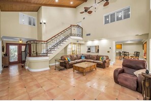 Living area - Wonderful 3-bedroom house Pool 5min to Beach (Largo)