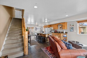 Smart TV, fireplace, table football, ping pong - Hidden Moose Lodge MH610 | Near Snowbasin|Eden, Ut (Eden)