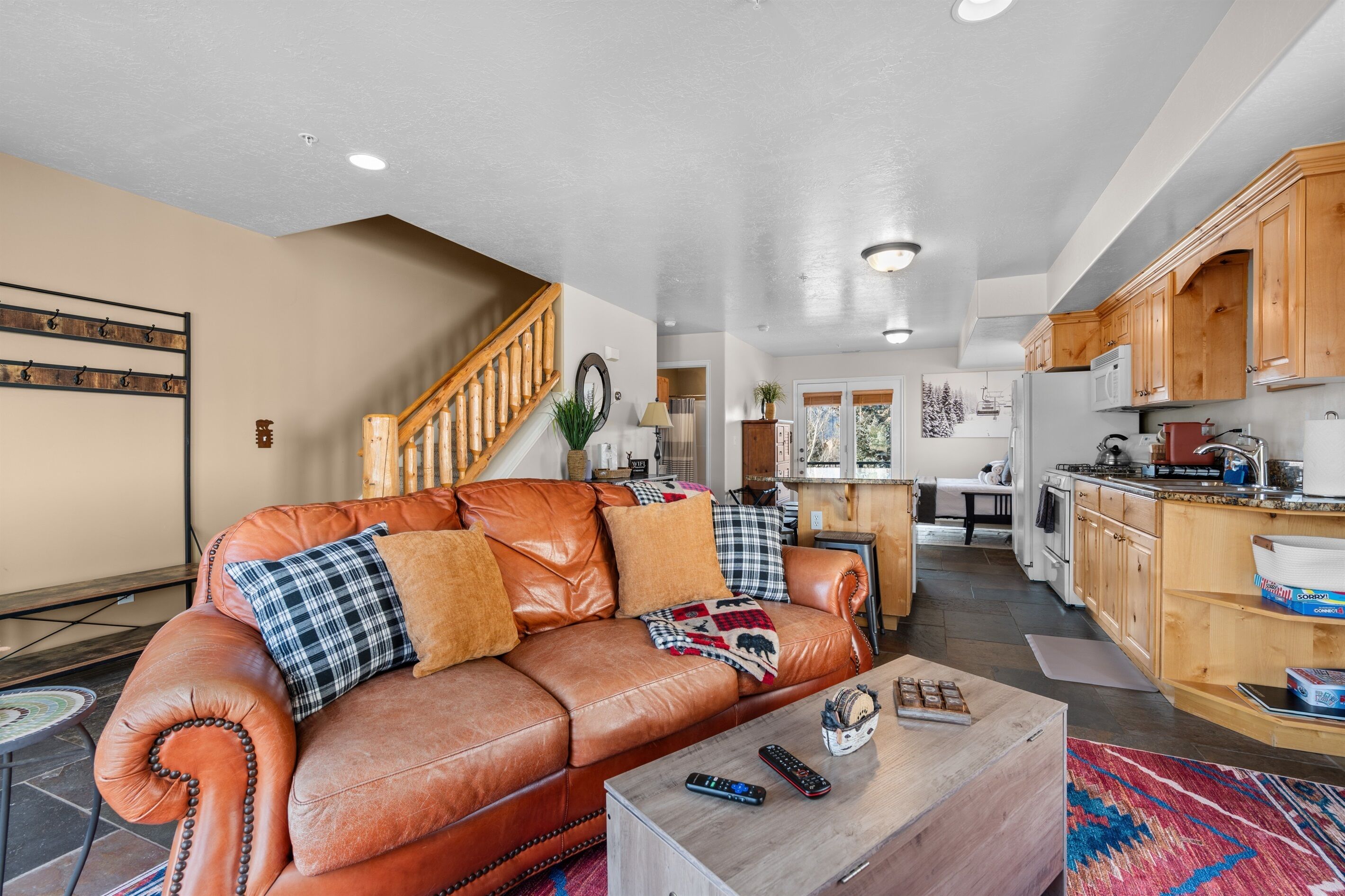 TV connectée, cheminée, baby-foot, table de tennis de table