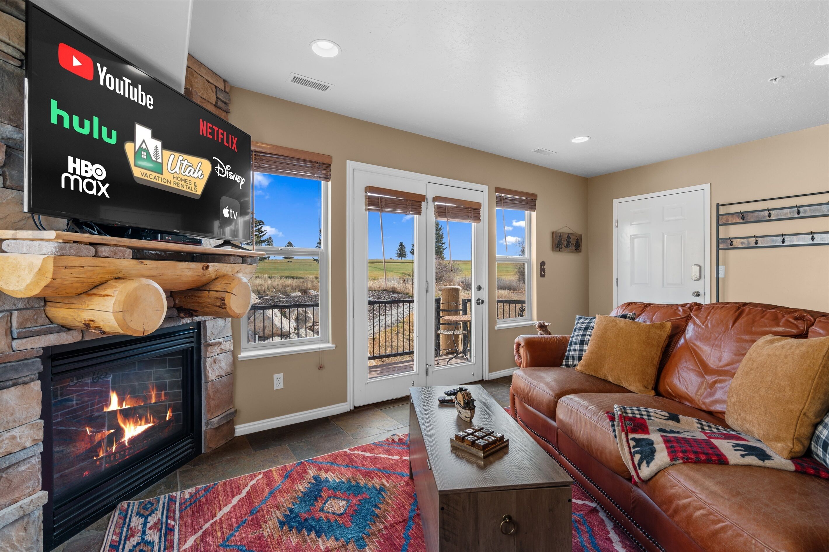 Smart TV, chimenea, futbolito y tenis de mesa 