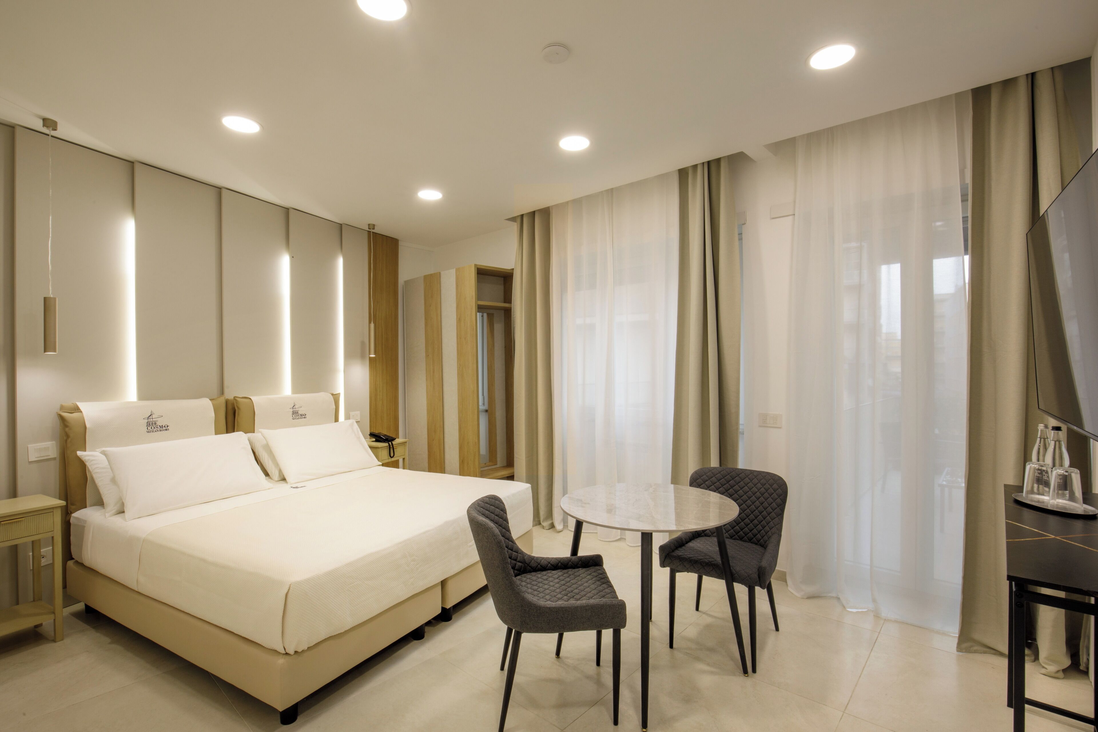 Chambre Double Standard | Minibar, coffres-forts dans les chambres, bureau, rideaux occultants