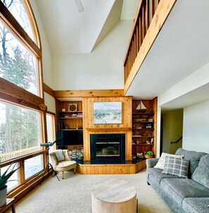 Una Smart TV, un reproductor de DVD