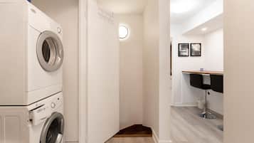 Premium-Apartment, 2 Schlafzimmer, Stadtblick | Wäschereiservice