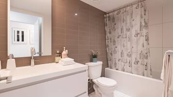 Premium Apartment, 2 Bedrooms, City View | Bathroom | Free toiletries, hair dryer, towels, soap