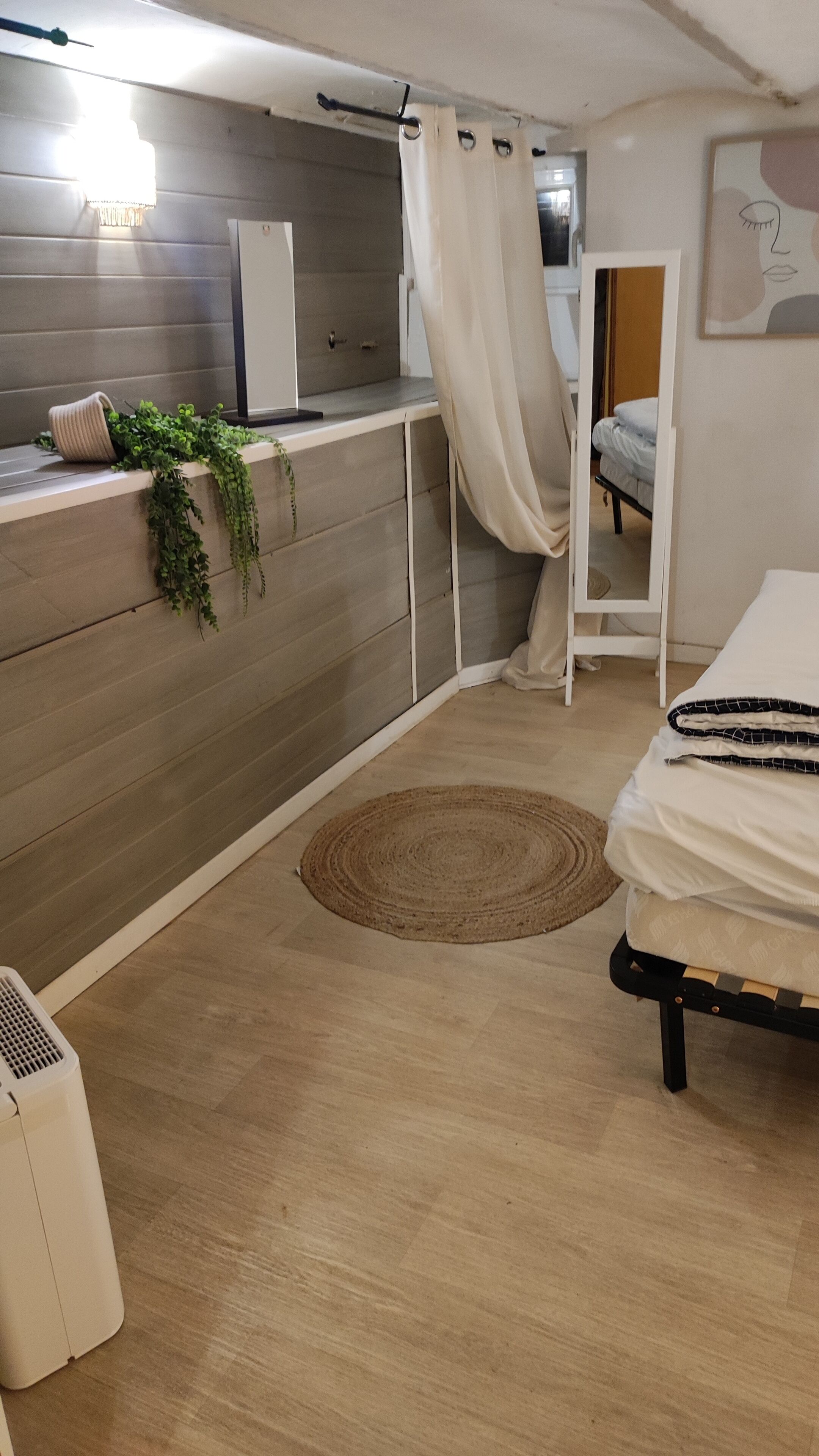 Tabla de planchar con plancha y wifi 