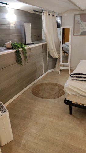 Ground floor apartment with terrace 100 meters from the beach.