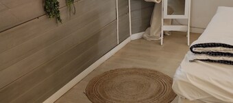 Ground floor apartment with terrace 100 meters from the beach.