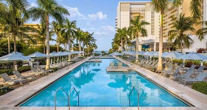 Marco Island 2BR at Crystal Shores – Mid-Level Balcony, Pools & Beach Access