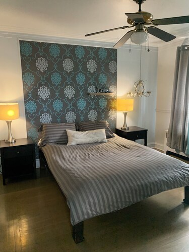 Perfectly located: Veux Québec, rue Grande-Allée. Université Laval,