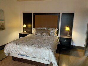 3 habitaciones, tabla de planchar con plancha, wifi y ropa de cama 