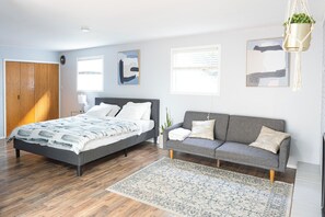 3 habitaciones, escritorio, tabla de planchar con plancha y wifi gratis 