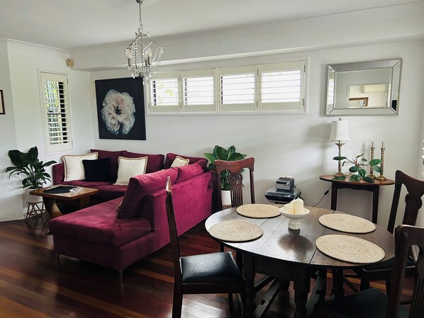 Living area - Nicole Guesthouse  (Brisbane)