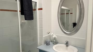 Comfort Double Room | Bathroom
