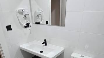 Sabun, syampu, tisu tandas