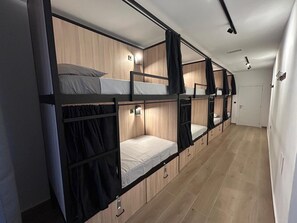 Comfort Shared Dormitory, Mixed Dorm, Shared Bathroom (Room C) - ALMA one (Alicante)