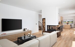 Smart TV, ping pong - Gorgeous home in Bale with sauna (Bale)