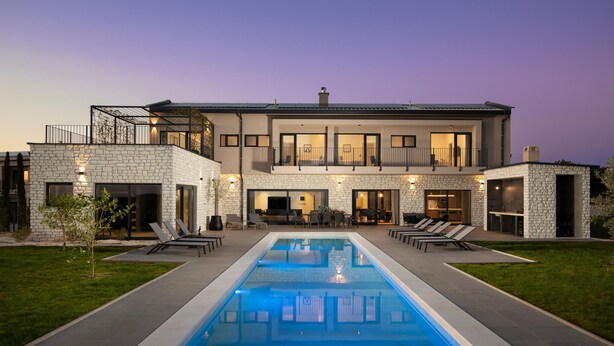A heated pool - Cozy home in Bale with sauna (Bale)