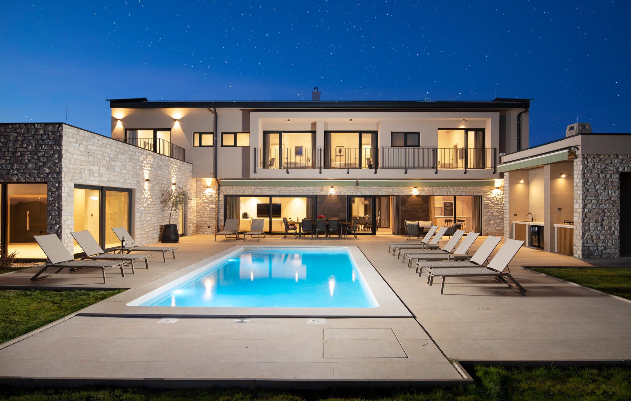 Et oppvarmet basseng