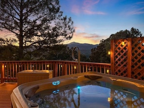 Outdoor spa tub - Panoramic Views • Hot Tub • Fireplace • No Pet Fee (Ruidoso)