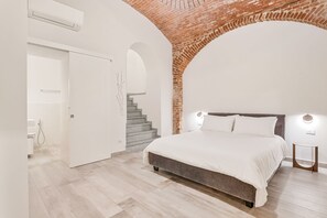 1 bedroom, iron/ironing board, WiFi, bed sheets - La Mole Luxury Suite Turin (Torino)