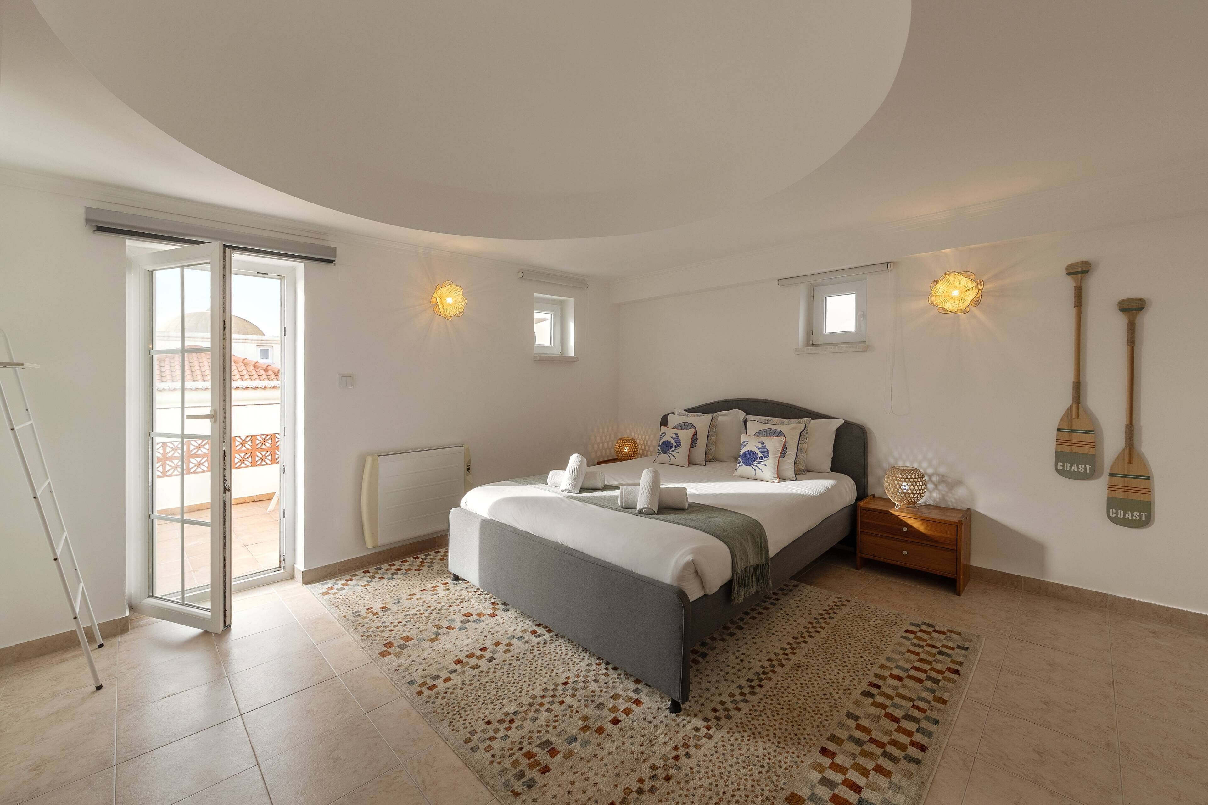 Strykejern/-brett, internettilgang og sengetøy