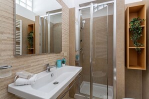 Shower, bidet, towels, toilet paper - iFlat | Comfy Home by The Vatican (Rome)