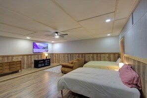 4 bedrooms, internet, bed sheets