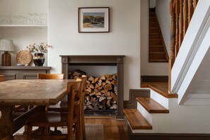 Dining - Traditional Cornish Cottage & Garden, Redruth (Redruth)