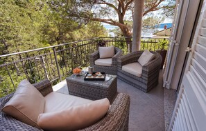 Property grounds - 1 bedroom gorgeous apartment in Brsec (Brsec)