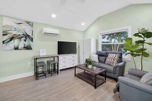 Comfort Room | Living area - Paradise by the Sea - Cottage  (Lauderdale-by-the-Sea)