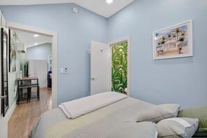 Comfort Room | Free WiFi - Paradise by the Sea - Cottage  (Lauderdale-by-the-Sea)