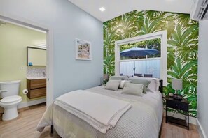 Comfort Room | Free WiFi - Paradise by the Sea - Cottage  (Lauderdale-by-the-Sea)