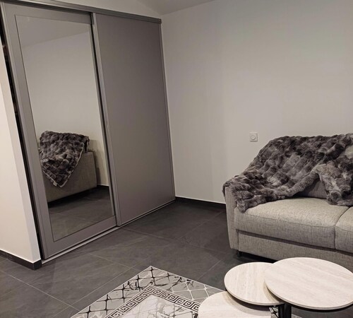 Charming cottage in villa