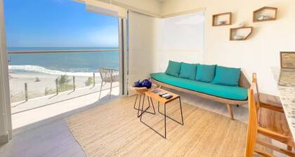 Beachfront Magic -V5-4B- 2 bed, 2 bath